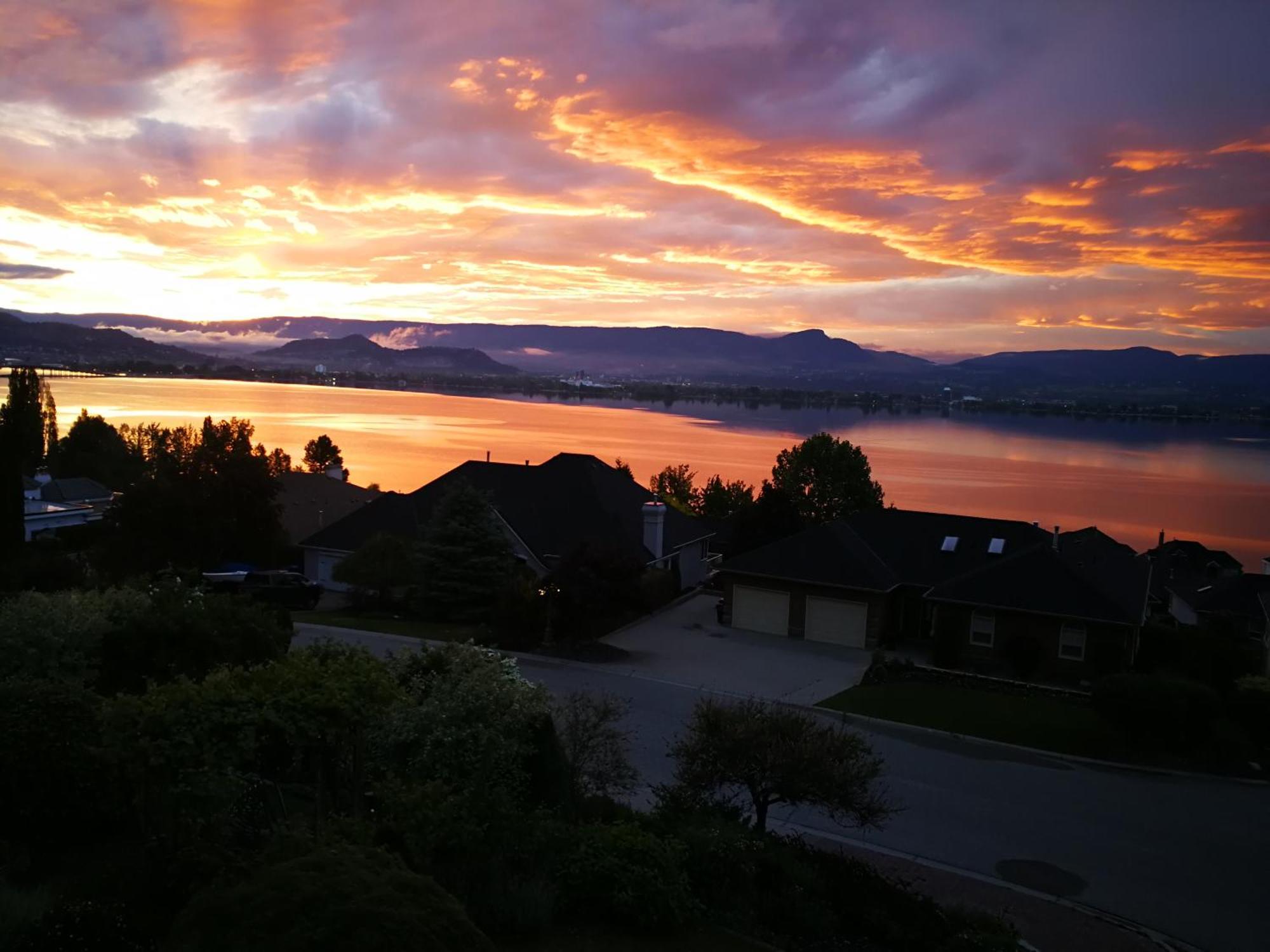 Casa Grande Lakeview House West Kelowna Oda fotoğraf