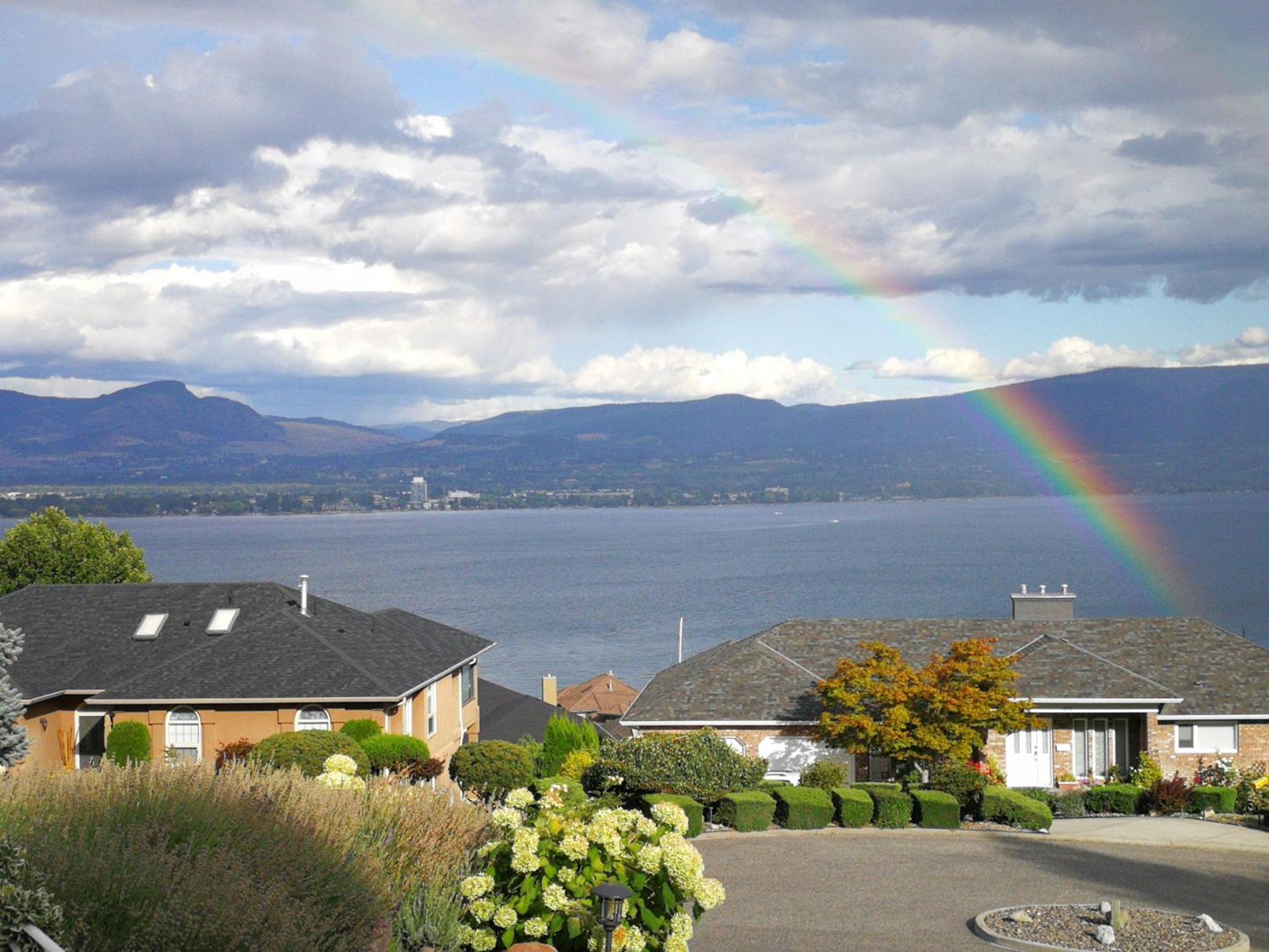 Casa Grande Lakeview House West Kelowna Oda fotoğraf